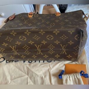 Louis Vuitton purse